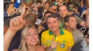 Influencer criada por IA viraliza em vídeos ao lado de Flávio Bolsonaro