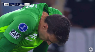 Transmissão flagra reação de Léo Jardim após frango durante Vasco x Boca Juniors