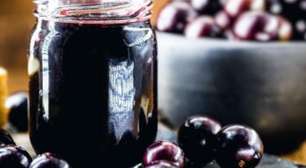 Receita Fácil de Geleia de Jabuticaba com Apenas Dois Ingredientes