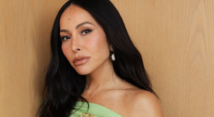 Sabrina Sato acerta com 2 vestidos estampados para gravar 'Dog House Brasil'