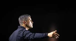 Pedro Emanuel é direto ao falar sobre o jogo Vasco x Corinthians