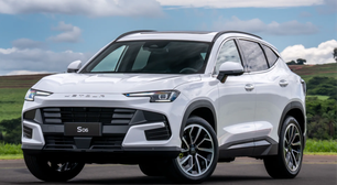 Jetour S06 híbrido plug-in tem desconto de R$ 36,7 mil para PCD