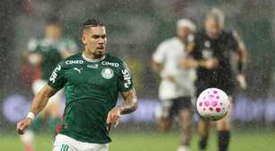 Palmeiras teme nova lesão de Paulinho após pancada sofrida na Libertadores