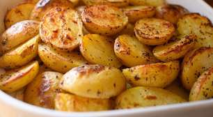 Os chefs concordam: "Para que as batatas assadas fiquem douradas, não adicione mais azeite, mas sim duas colheres de amido de milho"