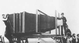 A maior câmera do mundo pesava 635 kg e exigia 15 homens: a Mammoth foi criada em 1900 para uma missão fotográfica gigante