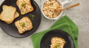 Torrada com Frango Picante: Receita Fácil e Saborosa em 30 Minutos