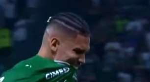 Paulinho se machuca mais uma vez e deixa jogo chorando