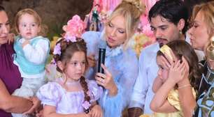 Filha de Virgínia, Maria Alice, de 5 anos, pede para tapar os ouvidos durante parabéns de Maria Flor: pediatra explica que reação isolada não significa um problema de saúde. 'Merece atenção é quando esse desconforto se torna frequente'