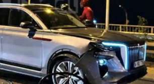 Ex-goleiro do United escapa de grave acidente de carro na Turquia