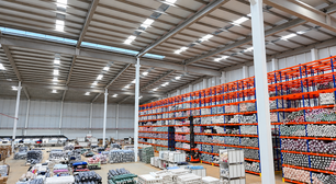 Juros altos: retrofit com luz natural reduz custo industrial