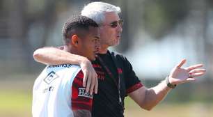 Athletico terá mudanças na defesa diante do Vitória; veja escalação