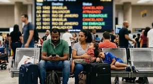 Casal dirige 4 horas até o aeroporto, espera 7 horas por voo atrasado sem assistência e consegue indenização