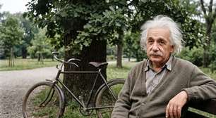 Albert Einstein: "A vida é como andar de bicicleta. Para manter o equilíbrio, é preciso se manter em movimento"