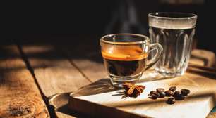 Quando o assunto é sono, a água é mais efetiva que o café; saiba porque
