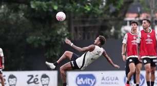 Neymar homenageia Pelé com gol de bicicleta em treino do Santos