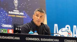 Pedro Emanuel prepara mudanças no time titular para Vasco x Corinthians
