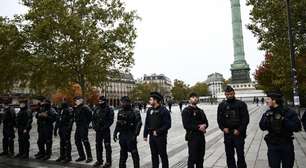 Sob forte tensão e policiamento, França volta às ruas para novo ato contra alto custo de vida