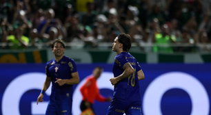 Palmeiras domina, vence o Red Bull Bragantino e assume a liderança do Brasileirão