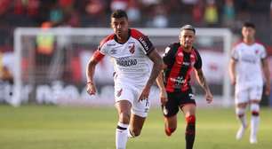 Vitória e Athletico-PR empatam no Barradão; Marinho é expulso