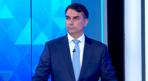 Web reclama de capacitismo de Flávio Bolsonaro após fala sobre Lula