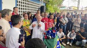 Lula defende eleições pacíficas e acusa Flávio de querer 'governar com a bandeira americana'