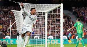 Raphinha marca, mas Mbappé decide em vitória do Real sobre Barcelona