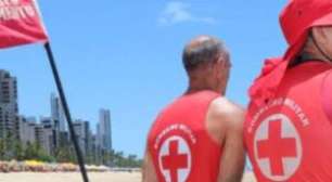 Bombeiros suspendem buscas por barraqueiro que desapareceu no mar de Boa Viagem, no Recife