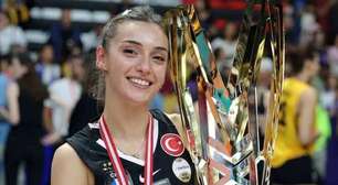 Vakifbank vê líbero se lesionar em vitória na Turquia