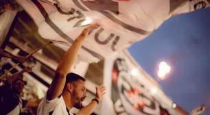 Emissora flagra reação da torcida do Vasco após gol da vitória contra o Corinthians