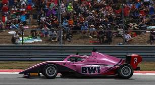 F1 Academy: Nina Gademan vence corrida final caótica em Austin