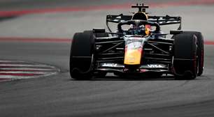 F1: Antonelli completa parada e estratégia mantém duelo aberto com Verstappen