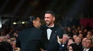 Unai Simón vence Troféu Yashin de melhor goleiro na Bola de Ouro