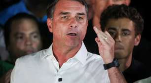 Tensão, choro e clima de velório: os bastidores da derrota de Flávio Bolsonaro no 'QG' em Brasília