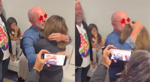 Com direito a beijo em Janja, Lula comemora a vitória no segundo turno das eleições
