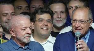 Alckmin discursa antes e diz que Lula 'salvou a democracia'