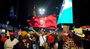 Beijos, Alckmin em evidência e festa para o Nordeste: como Lula foi recebido pela Avenida Paulista