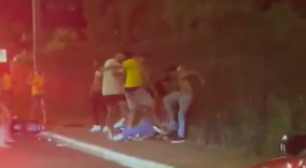 Vídeo mostra confusão e homem sendo espancado em cidade de Goiás após eleição