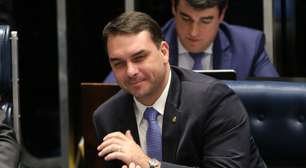 O que se sabe sobre possível fuga de Flávio Bolsonaro para a Argentina?