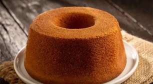 Bolo fofinho de fubá delicioso e fácil de fazer