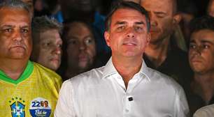 Flávio Bolsonaro teria viajado à Argentina para ir aos EUA, diz site