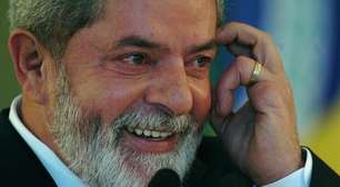 Lula celebra 81 anos dois dias após ser reeleito para quarto mandato