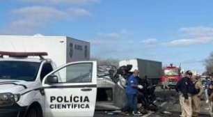 Colisão entre van com pacientes e caminhonete deixa seis mortos e 14 feridos na Paraíba