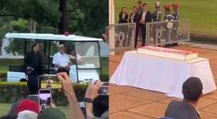Lula comemora aniversário com apoiadores e bolo gigante em Brasília