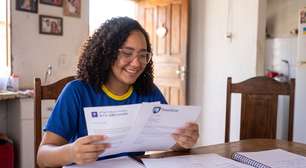 Filha de mãe não alfabetizada, aluna da rede pública do Ceará passa em Harvard e em mais 3 universidades internacionais com 17 anos