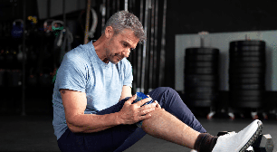 Dor muscular depois do treino: é melhor usar compressa quente ou fria?