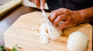 Especialistas em nutrição concordam: cebolas que apresentam brotos verdes são perfeitamente seguras para o consumo