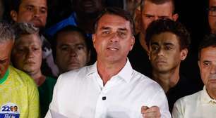 Voo de Flávio Bolsonaro e família sai do Equador com destino a Miami, nos EUA