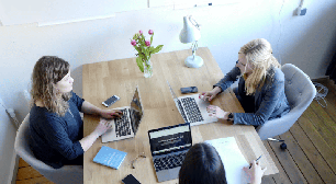 Home office recua e presencial predomina, aponta IBGE