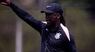 Treino do Corinthians tem cobrança de Seedorf e situação chama atenção