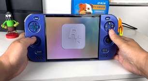 Fã transforma PS2 em portátil dobrável que roda God of War